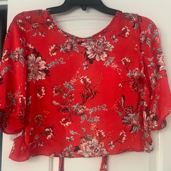 Red blouse - Picture 1 of 3